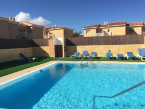 Отель VILLA 16 LUJO A 200 M DEL MAR  Корралехо